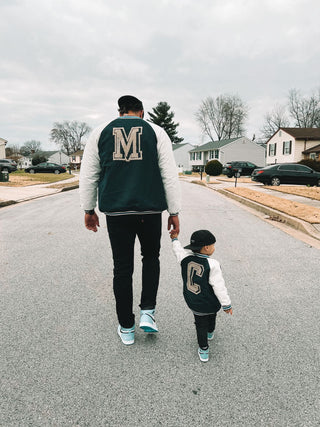 dad and son matching dress Good Genes: 7 Outfits for Father Southern Tide Hes the reason dad smiles before his feet even hit the floor Father and Son Matching Fashion